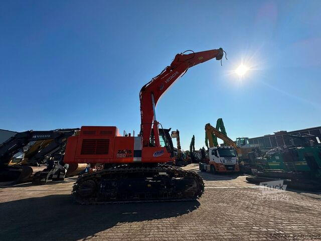 Kúszó földkiemelő gép Hitachi ZX520 LCH-3