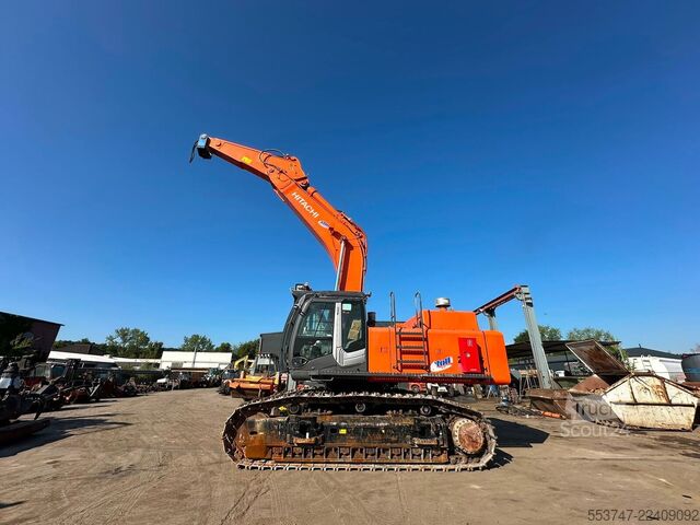 Kúszó földkiemelő gép Hitachi ZX520 LCH-3