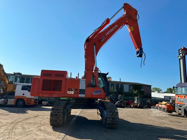 Kúszó földkiemelő gép Hitachi ZX520 LCH-3