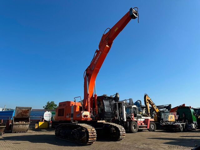 Kúszó földkiemelő gép Hitachi ZX520 LCH-3
