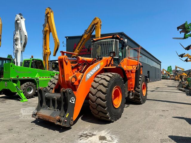 Tekerlekli yükleyici Doosan DL450-5 / ZSA / AC / Kamera