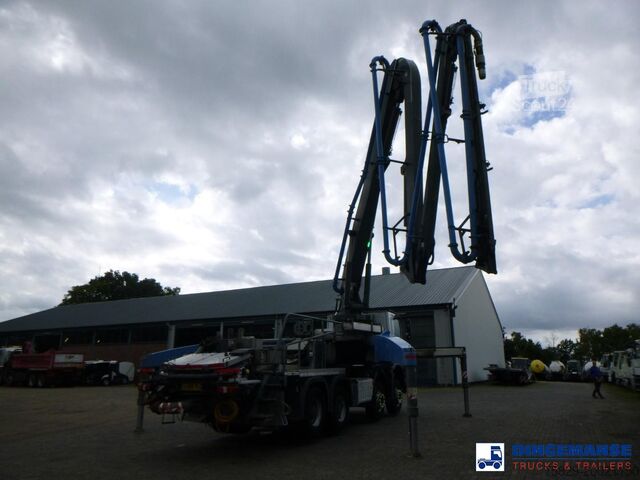 Bomba de hormigón Mercedes Arocs 8x4 Liebherr 35 XXT concrete pump 35 m
