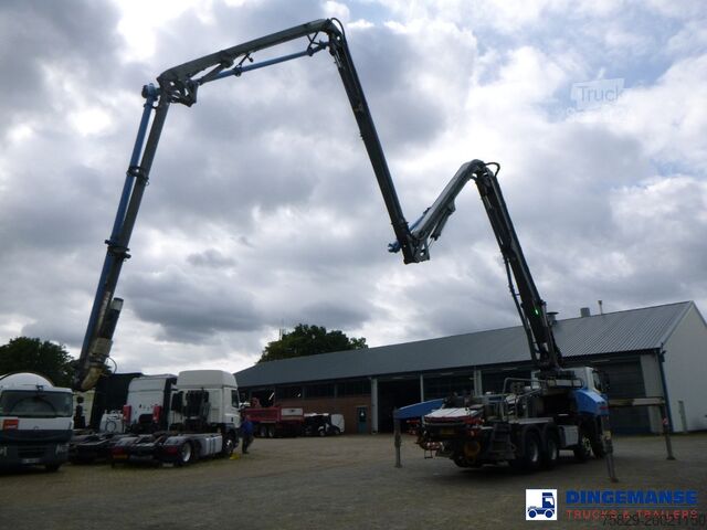 Bomba de hormigón Mercedes Arocs 8x4 Liebherr 35 XXT concrete pump 35 m