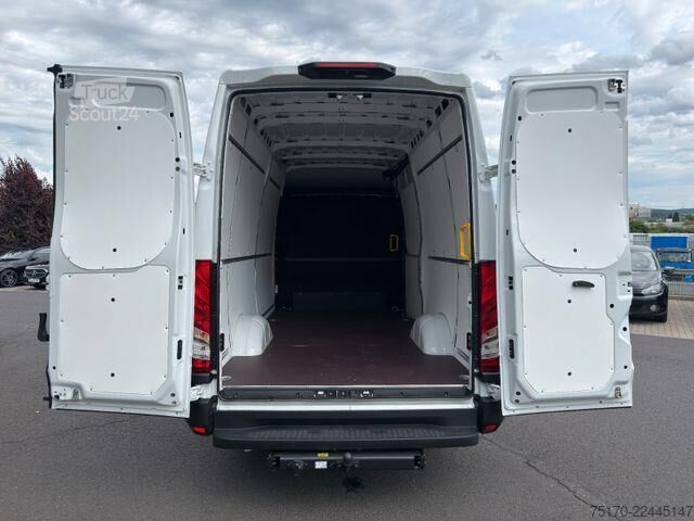Stationvogn med højt tag Iveco Daily 35S14B V Airlineschienensystem *AHK 3,5 t*
