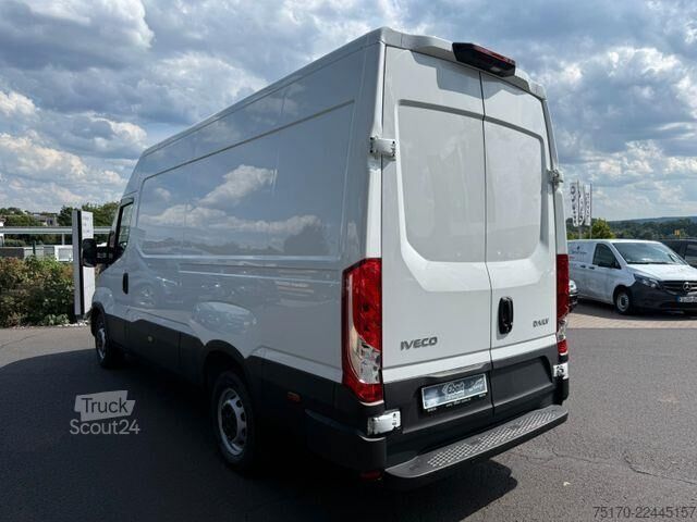 Stationvogn med højt tag Iveco Daily 35S16H3.0A8 V Y ASC-Ausbau Kastenwagen