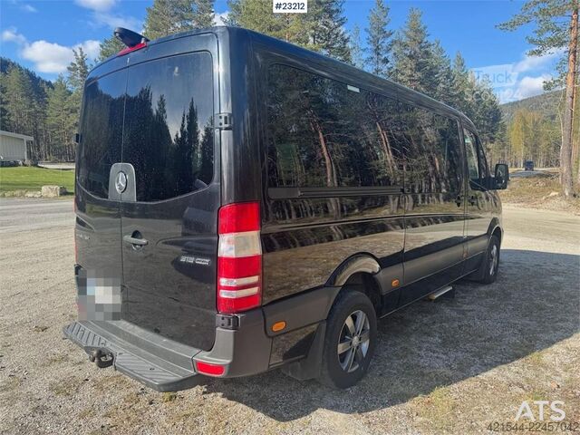 минибус Mercedes-Benz Sprinter Minibus – 11 seats – Two sets of tires