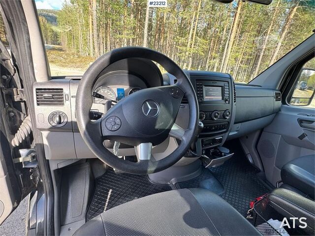 Minibüs Mercedes-Benz Sprinter Minibus – 11 seats – Two sets of tires