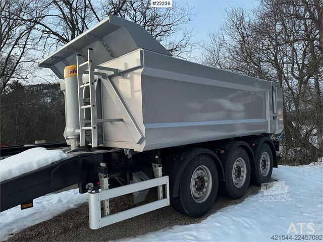 Ovox trijų ašių priekaba  Ovox triple-axle trailer