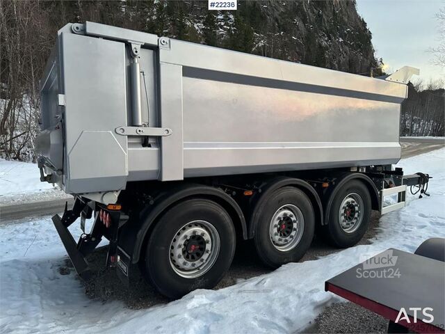 Ovox trijų ašių priekaba  Ovox triple-axle trailer