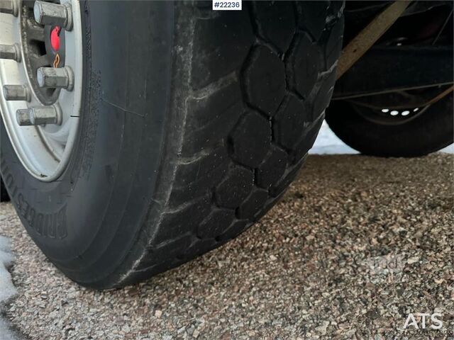 Ovox kolmiakselinen perävaunu  Ovox triple-axle trailer