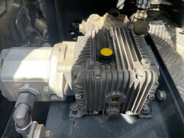 Furgon Mitsubishi Fuso Canter 7,5t Brock SL 140/2