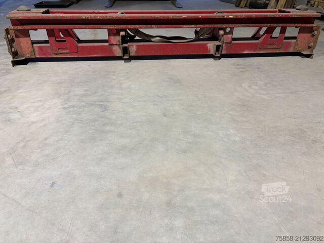 Izravnalni nosilec sonstige Ausgleichsbock für gekröpften Tieflader