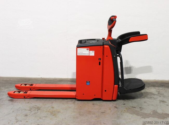 Stāvo paletnieks Linde T 20 AP 1153-02