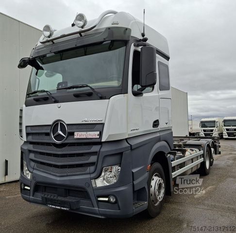 LKW-Fahrgestell MERCEDES-BENZ 2540 L Actros 6x2 Fahrschule 5-Sitzer Liftachse