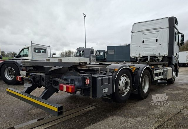LKW-Fahrgestell MERCEDES-BENZ 2540 L Actros 6x2 Fahrschule 5-Sitzer Liftachse