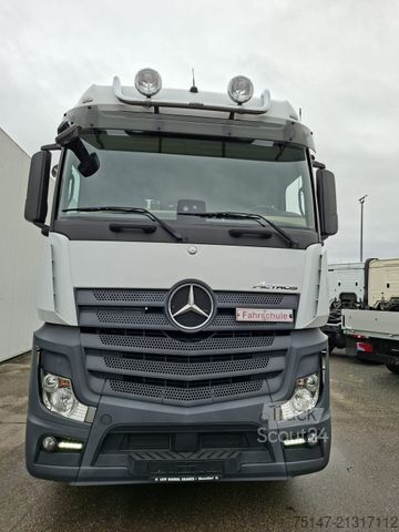 LKW-Fahrgestell MERCEDES-BENZ 2540 L Actros 6x2 Fahrschule 5-Sitzer Liftachse