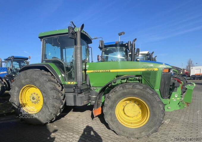 Traktor John Deere 8100
