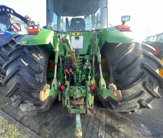 Traktor John Deere 8100