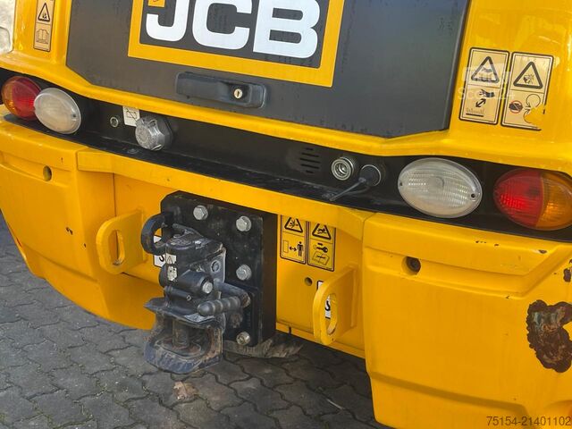 Ratinis krautuvas JCB TM 220