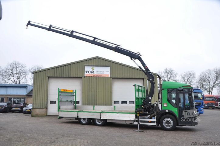 Autokrāna kravas automašīna Renault D 320 6X2 HIAB 111 + REMOTE / RETARDER 161.692km