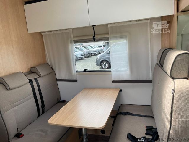 Alcove camper LMC Tourer Alkoven A 690 FIAT (für 6 Personen)