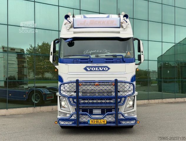 Trattore stradale standard VOLVO FH 500 RETARDER GLOBETROTTER XL 2x TANKS SPECIAL