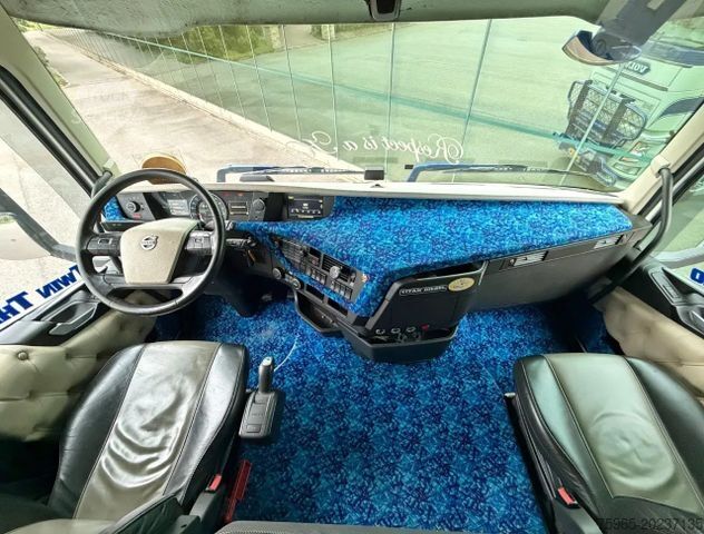 Trattore stradale standard VOLVO FH 500 RETARDER GLOBETROTTER XL 2x TANKS SPECIAL
