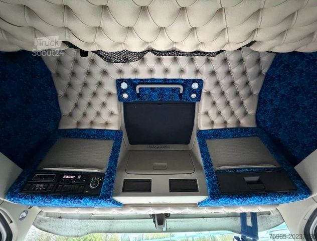Trattore stradale standard VOLVO FH 500 RETARDER GLOBETROTTER XL 2x TANKS SPECIAL