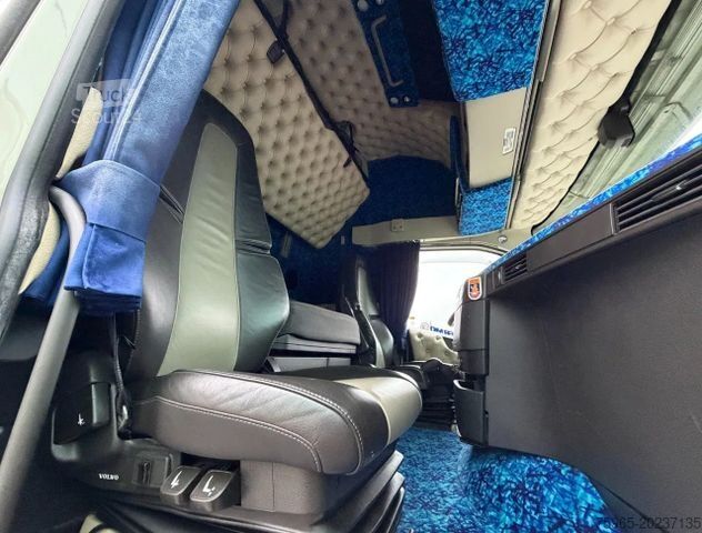 Trattore stradale standard VOLVO FH 500 RETARDER GLOBETROTTER XL 2x TANKS SPECIAL