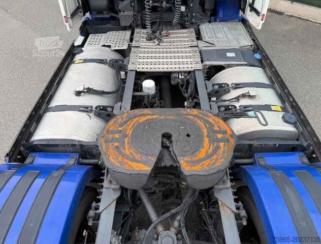 Trattore stradale standard VOLVO FH 500 RETARDER GLOBETROTTER XL 2x TANKS SPECIAL