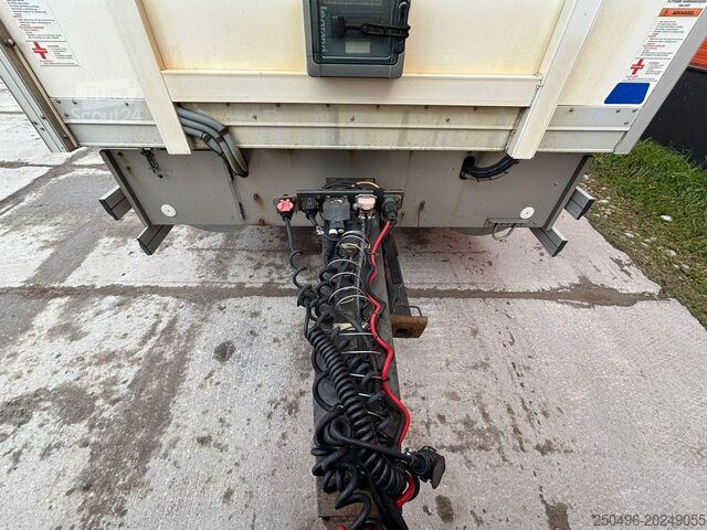 Transporte em frigorífico/congelador HFR KK18 Thermo King CT-10 / 5440 hours / box L=707...