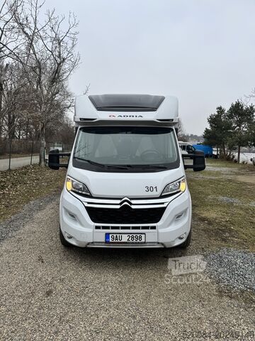 Camping-car semi-intégré Adria Matrix M 670 SL