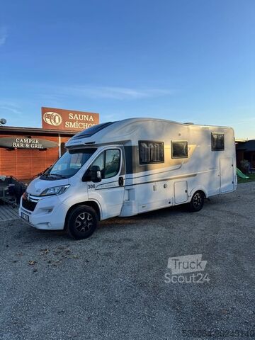 Camping-car semi-intégré Adria Matrix M 670 SL