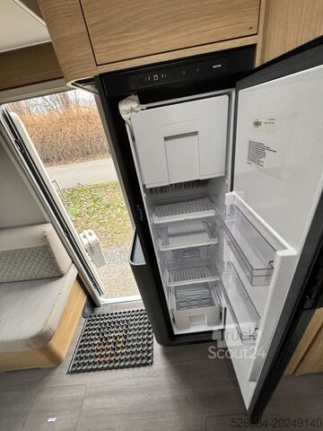 Camping-car semi-intégré Adria Matrix M 670 SL