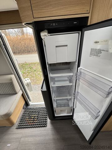 Camping-car semi-intégré Adria Matrix M 670 SL