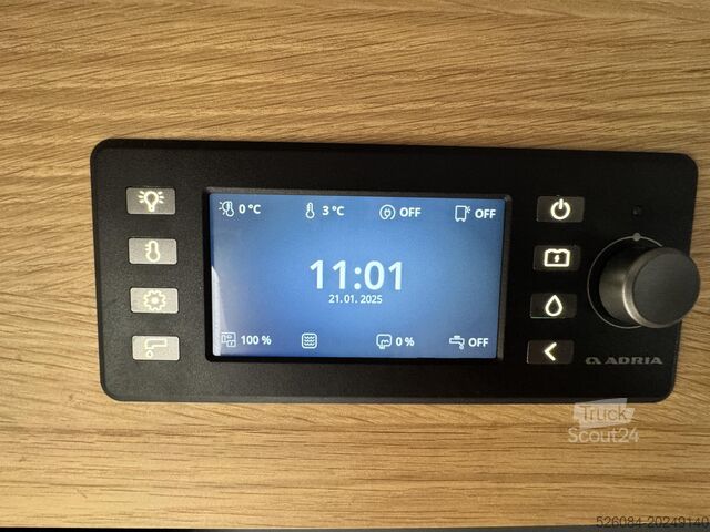 Camping-car semi-intégré Adria Matrix M 670 SL