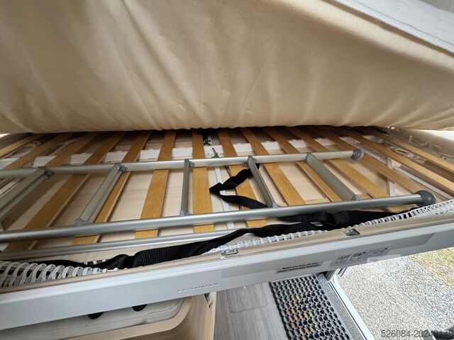 Camping-car semi-intégré Adria Matrix M 670 SL