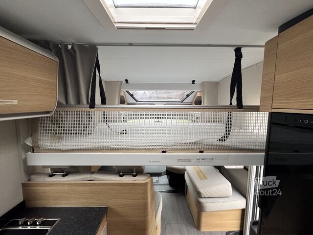 Camping-car semi-intégré Adria Matrix M 670 SL