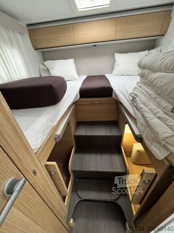 Camping-car semi-intégré Adria Matrix M 670 SL