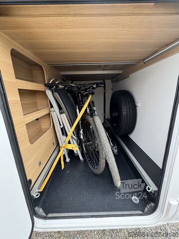 Camping-car semi-intégré Adria Matrix M 670 SL