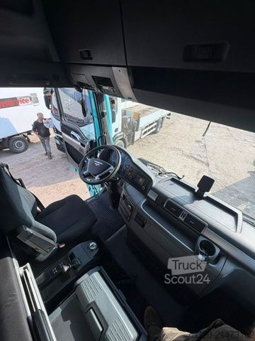 Billenőplatós teherautó MAN 18.480 Absetzkipper