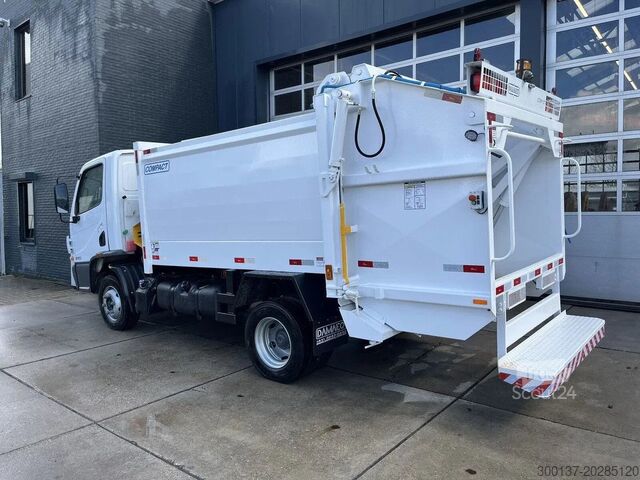 Véhicule de collecte des déchets Mercedes-Benz Accelo 815 4x2 Garbage Compactor (2 units) Acce...