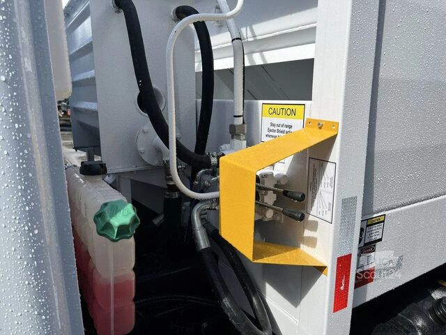 Véhicule de collecte des déchets Mercedes-Benz Accelo 815 4x2 Garbage Compactor (2 units) Acce...
