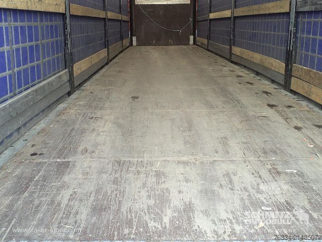 Odprta polprikolica s ponjavo Schmitz Cargobull Semitrailer Curtainsider Standard Hayon