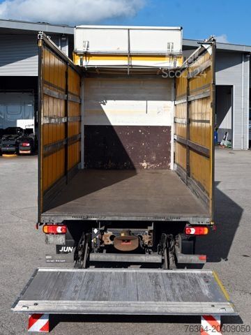 Tovorno vozilo s ravno platformo in ponjavo DAF LF 320 FA 19t