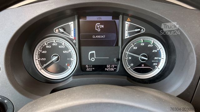 Tovorno vozilo s ravno platformo in ponjavo DAF LF 320 FA 19t