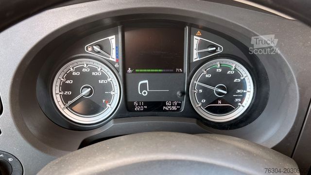 Tovorno vozilo s ravno platformo in ponjavo DAF LF 320 FA 19t