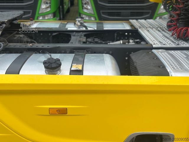 Стандартный седельный тягач MERCEDES-BENZ Actros 1851 GigaSpace 2Tanks Retarder