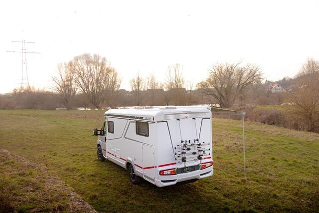 Halvintegrerad husbil LMC Cruiser V 646 G