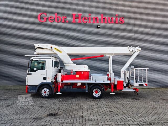 Løfteplatform MAN TGL 8.150 4x2 Palfinger P300KS